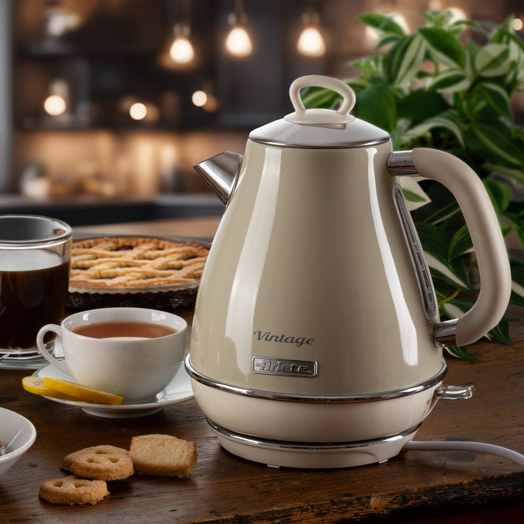 Ariete Vintage Electric Kettle 1.7L – Blue, Beige & Green